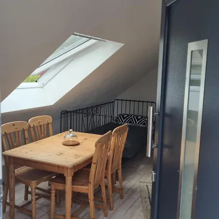 Wunderschoene Im Gruenen Apartment Felde