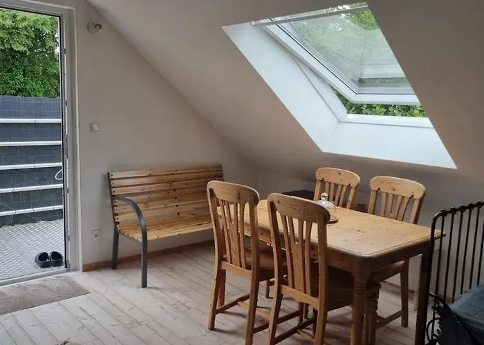 Wunderschoene Im Gruenen *